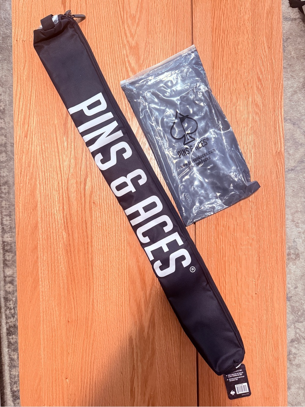 NWT Pins & Aces Golf Beer Sleeve Cooler Black